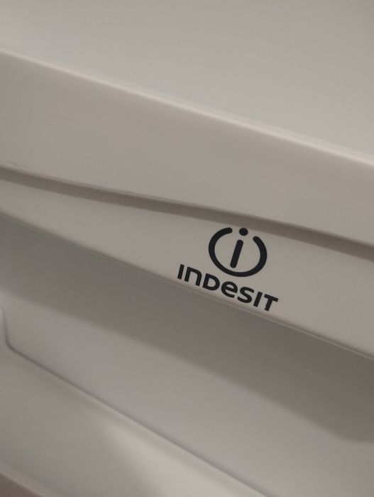 Хладилник INDESIT