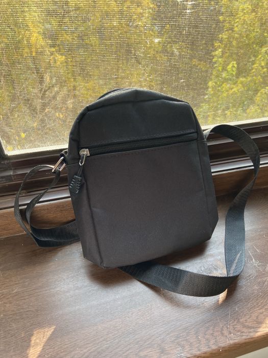 Продается сумка через плечо