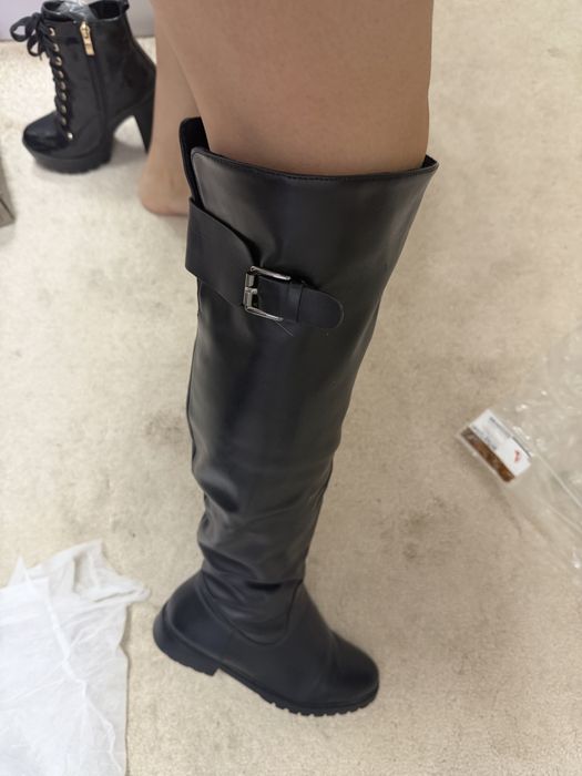 Черные кожанные зимние сапоги