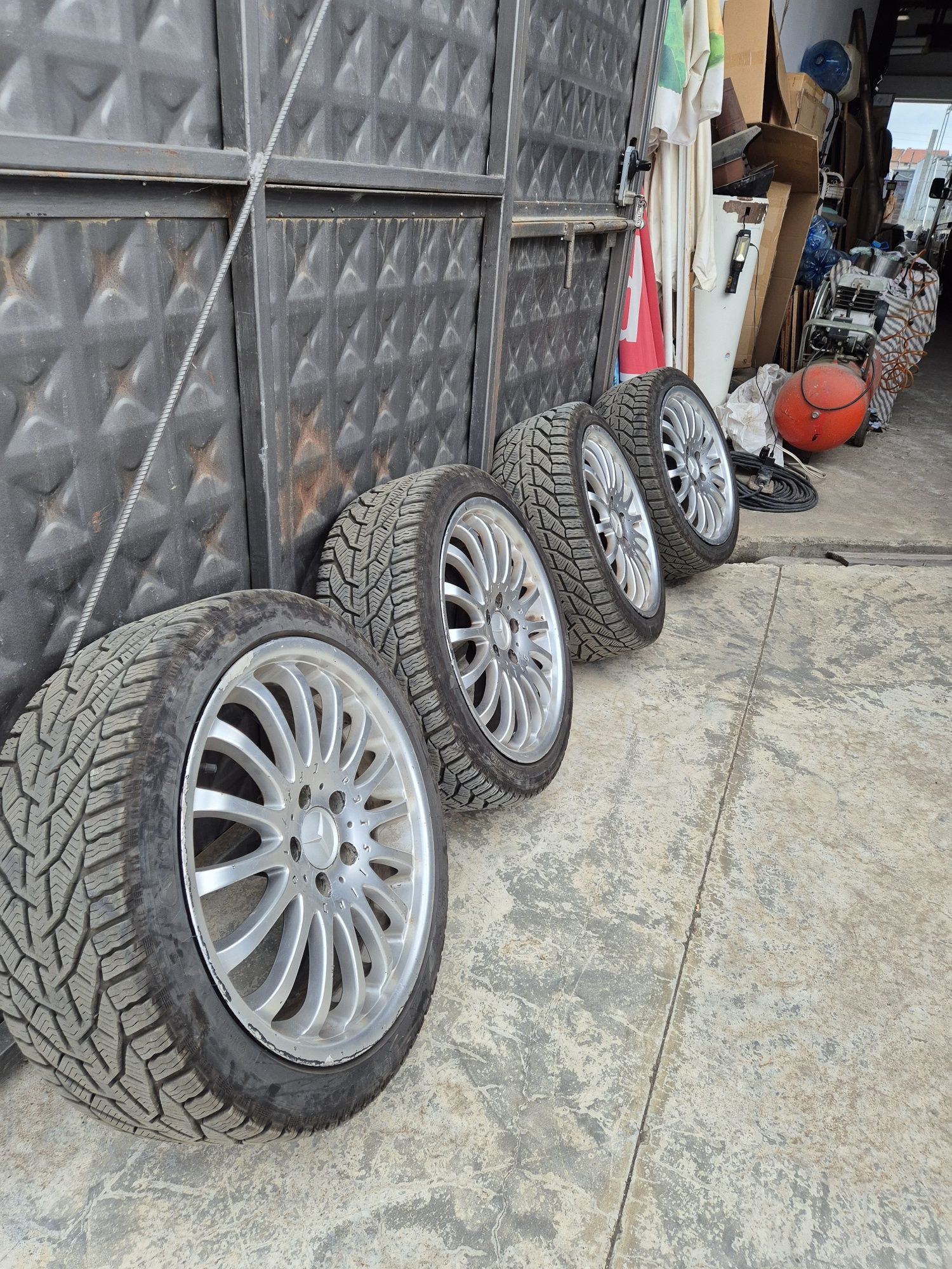 Джанти с гуми Mercedes Benz 225/40/18