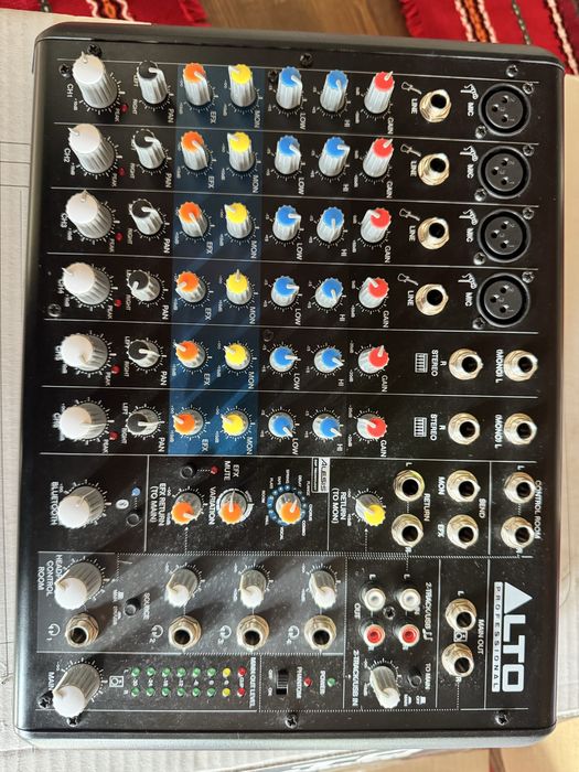 Смесителен пулт ALTO TRUEMIX 800FX