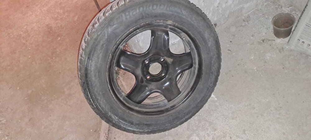 Vând set de 4 roți iarnă 205/60/r16