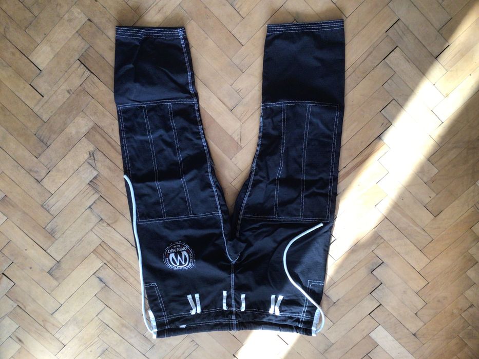 Черно кимоно (ги) за бразилско джиу джицу (BJJ)