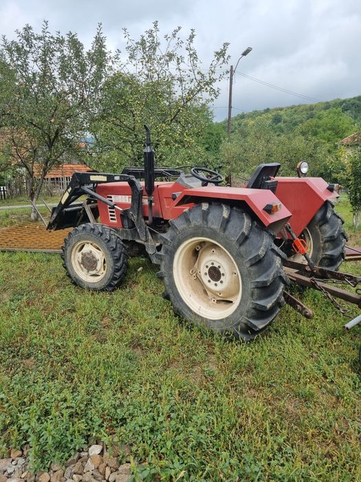 Vând tractor 55 46 2300 ore încărcător profesional