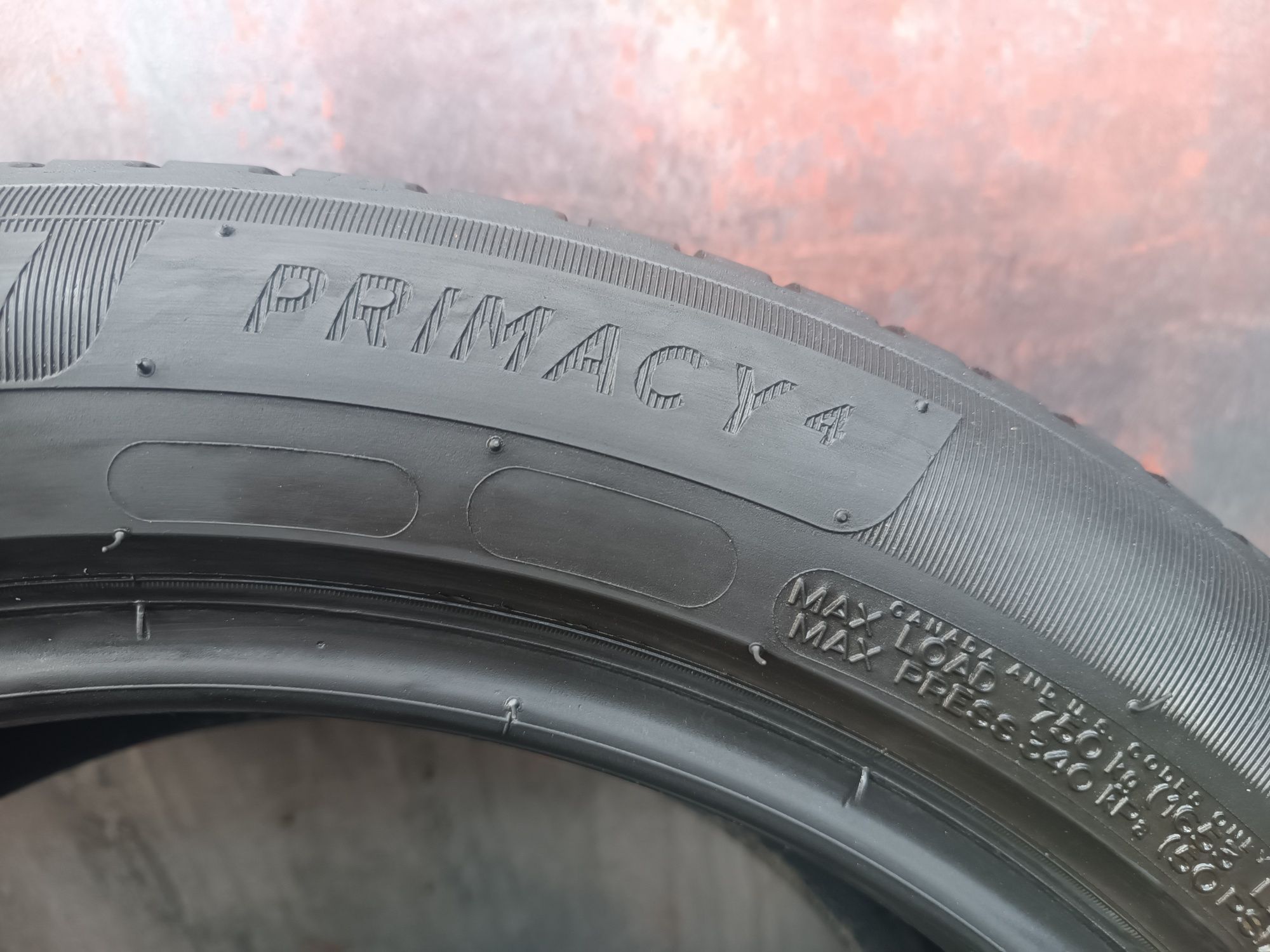 225/50/17 Michelin