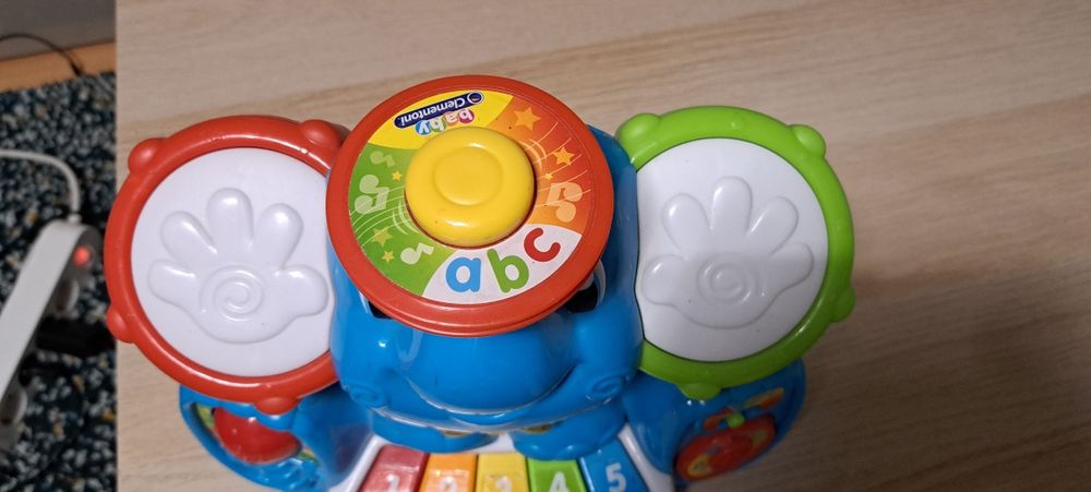 Elefantul muzical baby Clementoni 10-36 luni