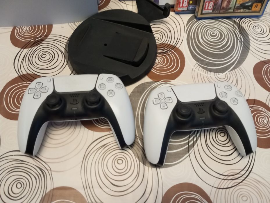 Плейстейшън  5 ..