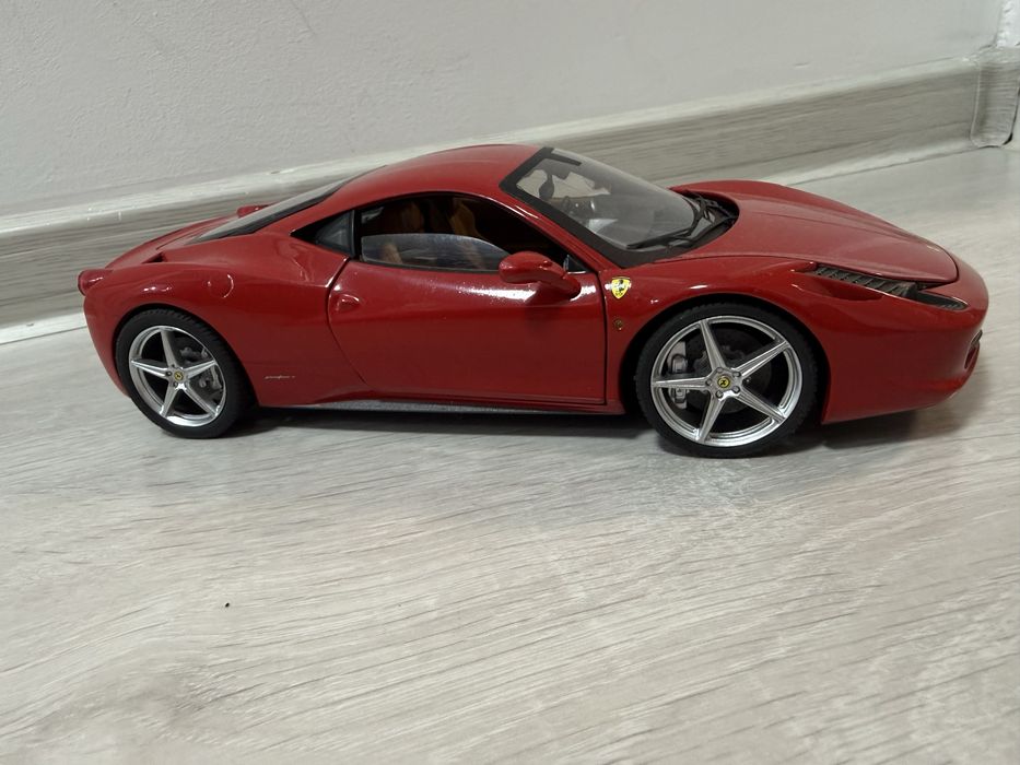 Macheta Ferrari 458 Italia 1:18 Impecabila