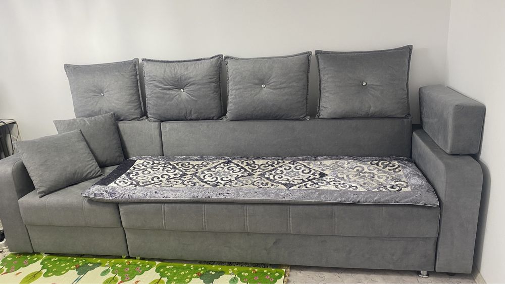 Продаю диван 3 м. Материал антивандальный, легко чиститься