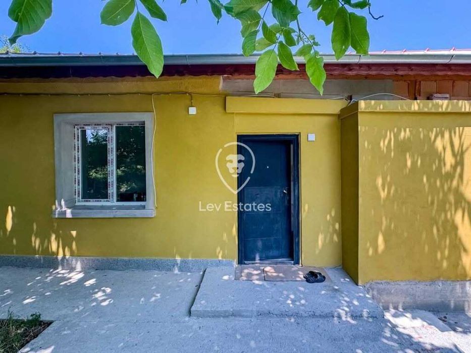 Едноетажна къща след основен ремонт в село Дюлево, област Бургас