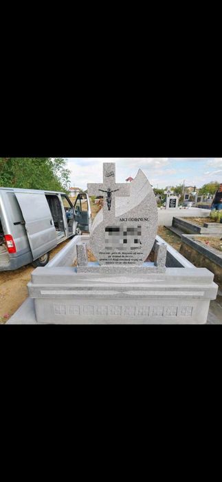 Morminte,cruci,cavouri