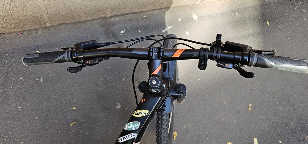 Vând Bicicletă Cube