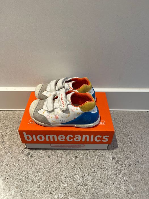 Ботуши и обувки колев и колев и biomecanics