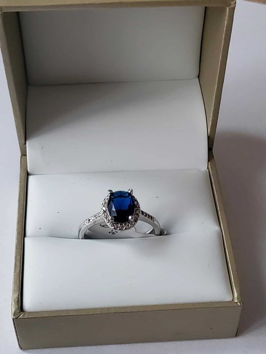 GR55,inel placat aur alb 18k,zirconii albe si safir, nou/marcat