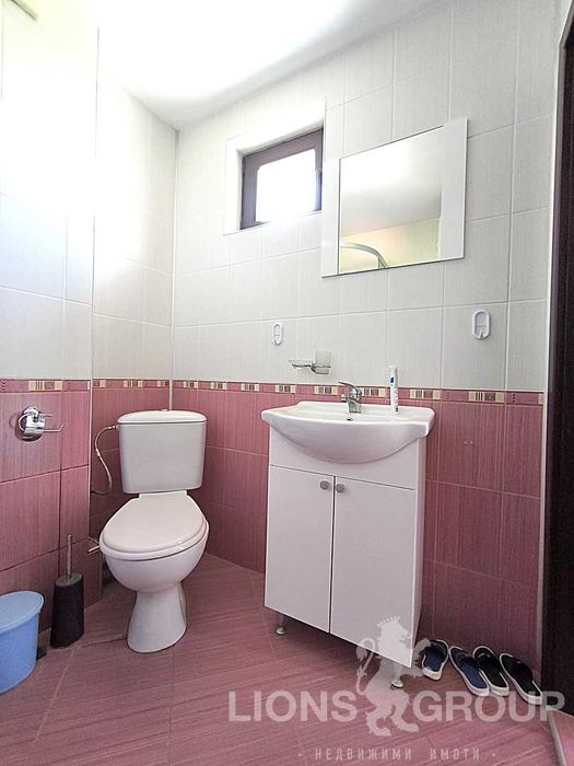 Дава се под наем Тристаен апартамент в Варна, м-т Траката - 98 кв.м за 129990 € - Снимка #16