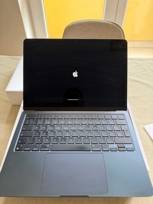 Macbook air М3 13, 256 gb, ram 8, капацитет на батерията 95 %, година 2024 — миниатюра 5