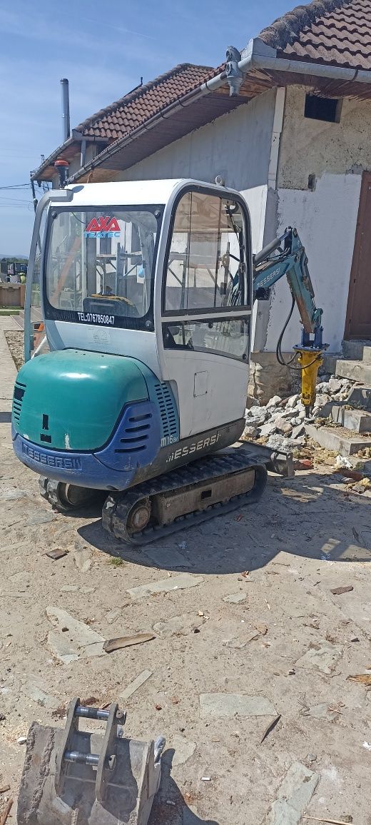 Închiriez miniexcavator