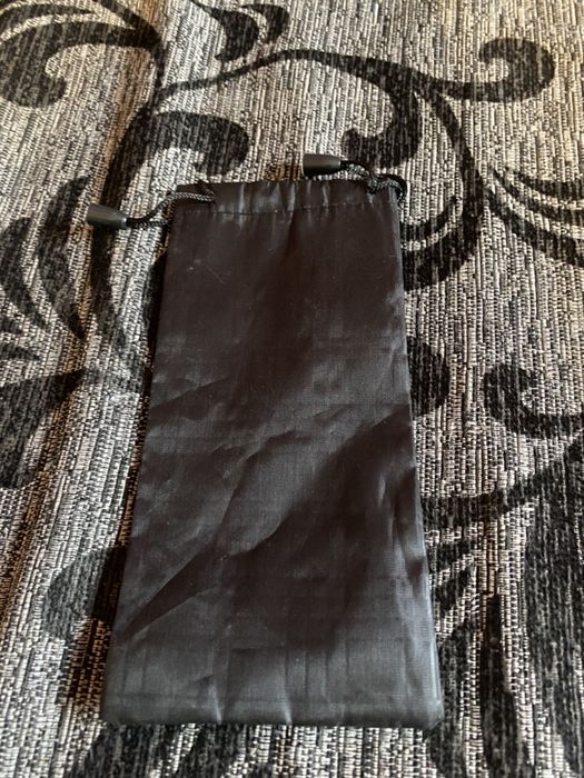 Слънчеви очила със светло сини стъкла