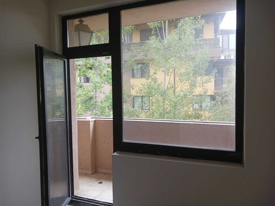 Продава се Тристаен апартамент в София, Център - 80 кв.м за 1963 €/кв.м - Снимка #3