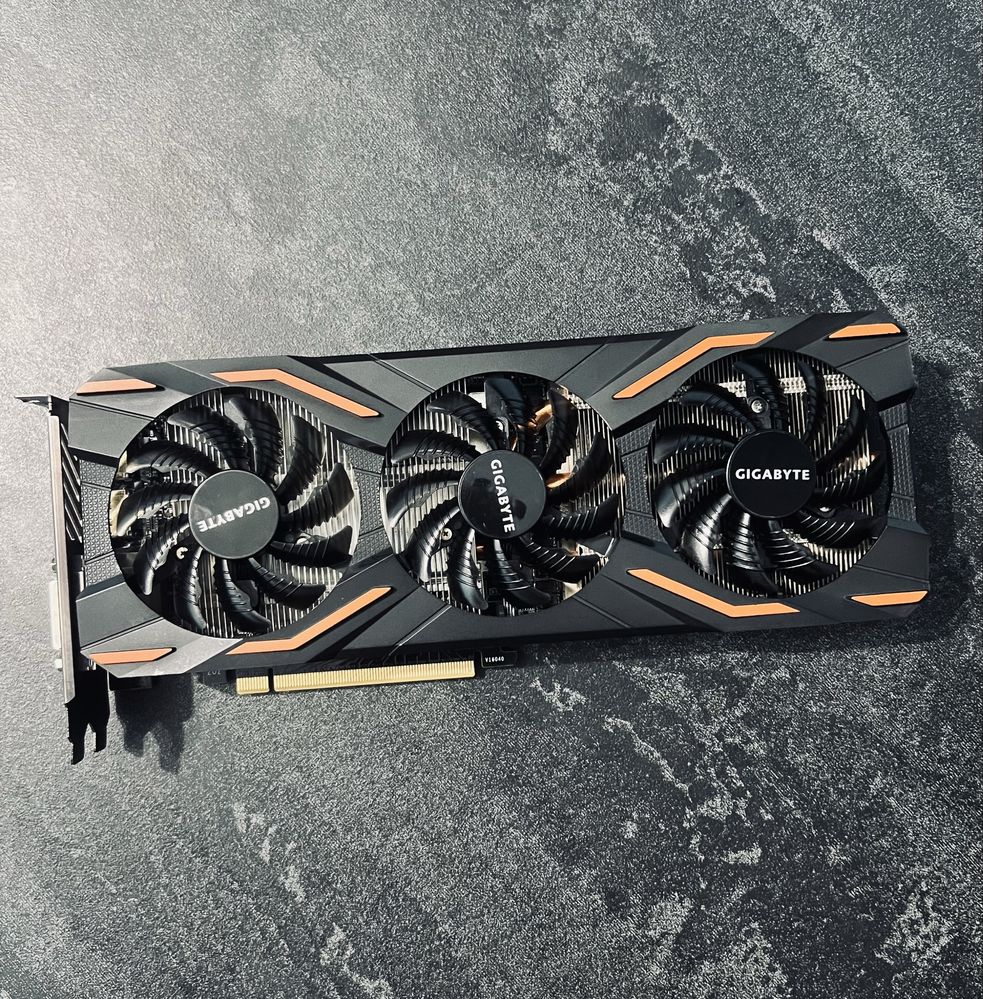 Видеокарта Gigabyte GTX 1080 8Gb идеал!