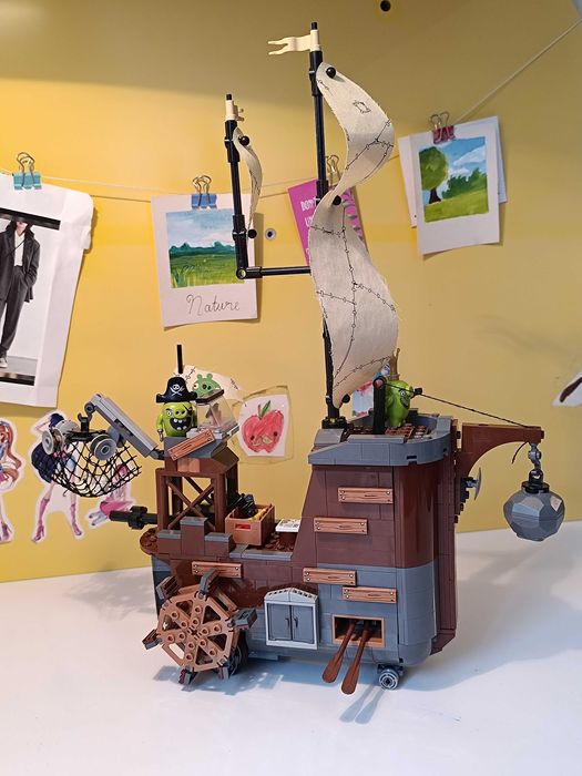 LEGO Пиратский корабль свинок