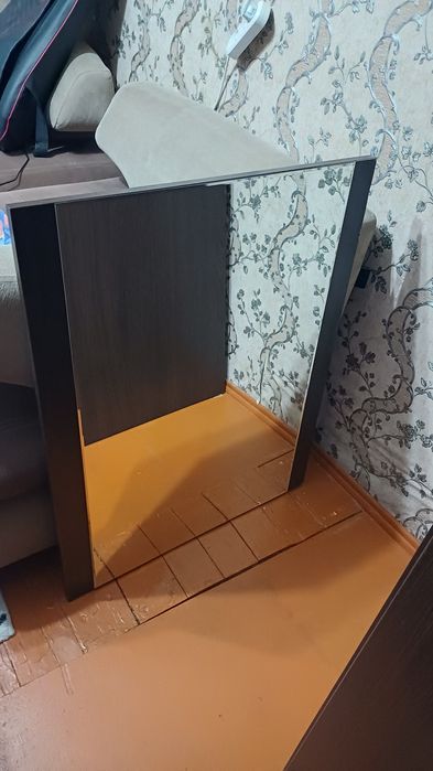 Зеркало настенное