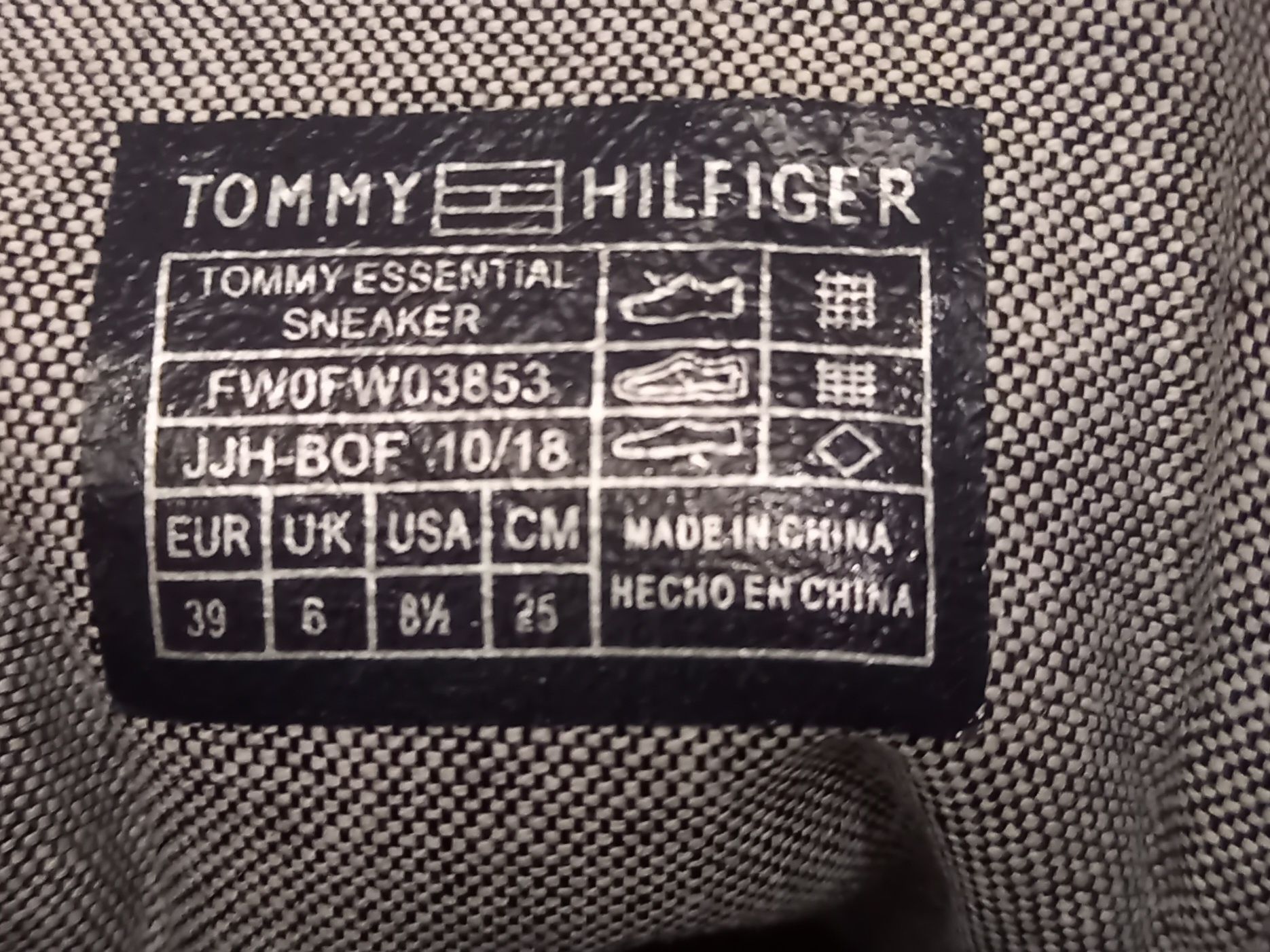Tommy Hilfiger-Ориг.кецове Нови!!!