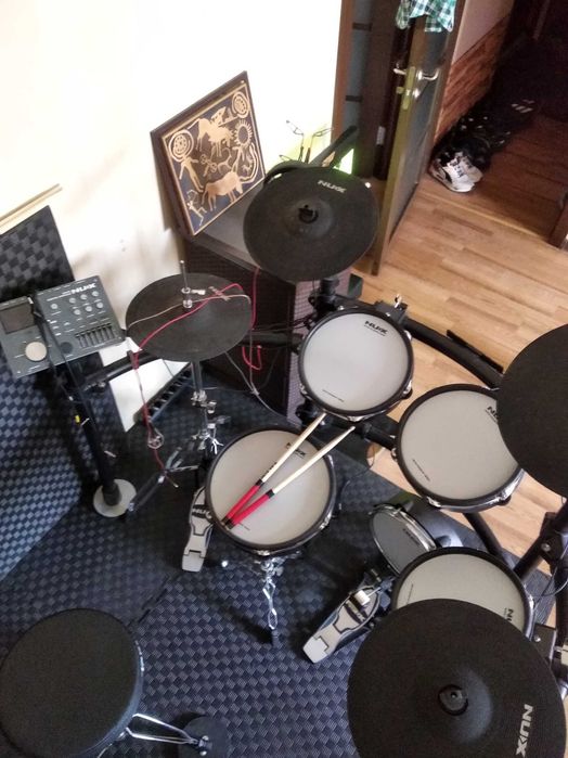 Электронная барабанная установка   Nux DM-8