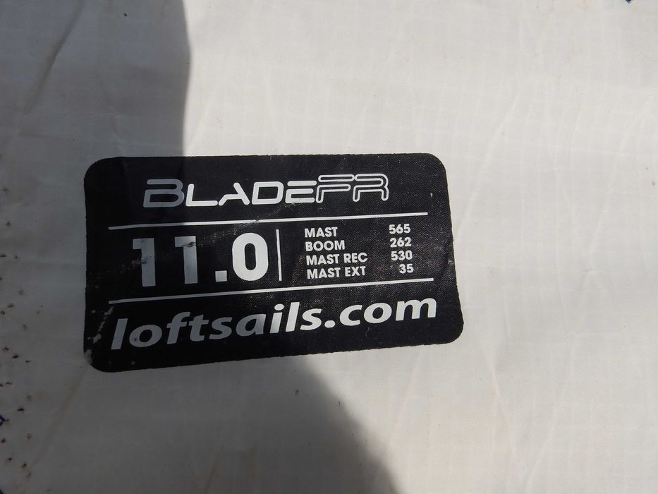 Продава уиндсърф платна, мачти и калъф