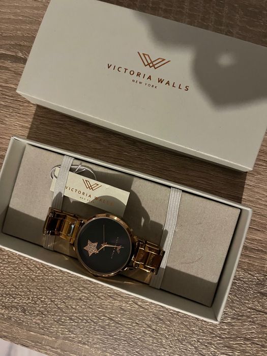 Часовник Viktoria Walls