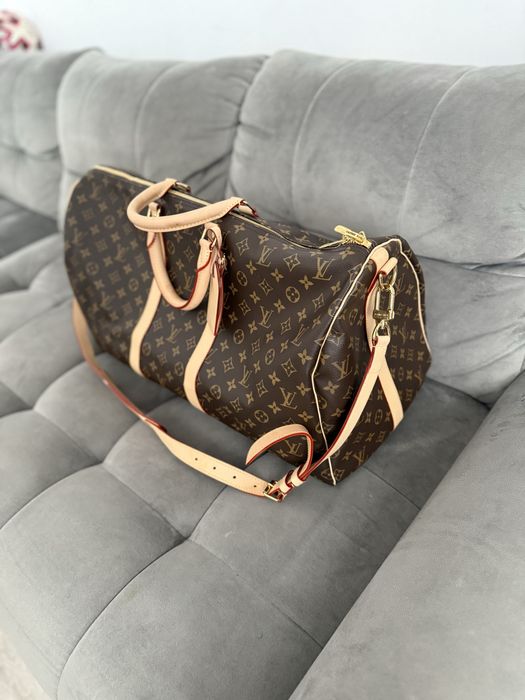 Geanta Louis Vuittoun Keepall 55 con bandolera