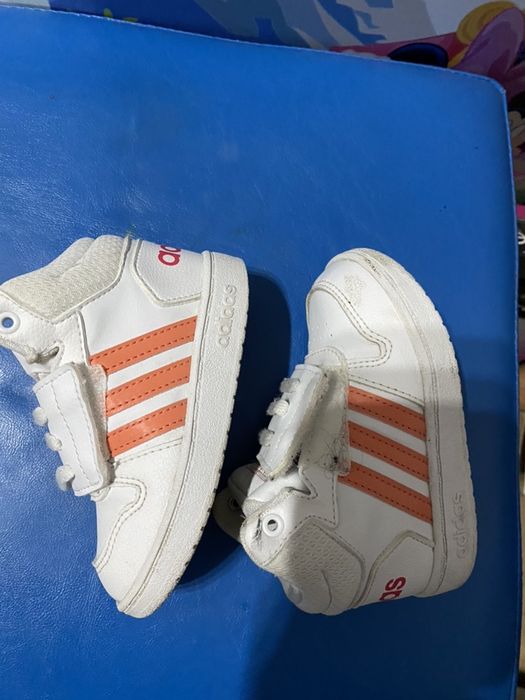 Adidasi Adidas stil gheata marimea 22