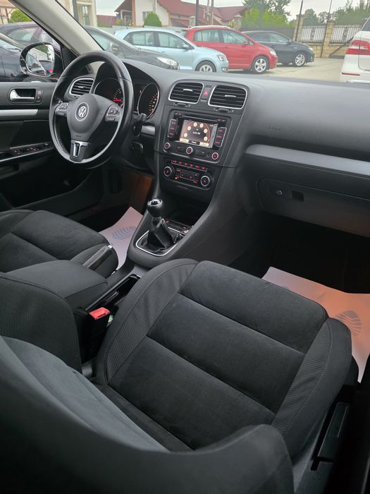 Volkswagen Golf 2011 euro5 diesel navi incalzire clima jante senzori
