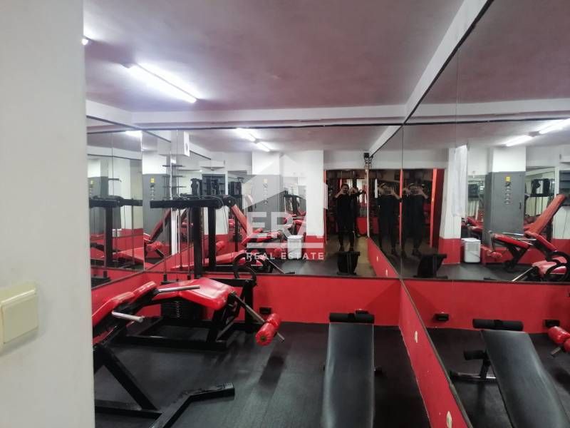 Дава се под наем  в Варна, Гръцка махала -  кв.м за 2500 € - Снимка #1