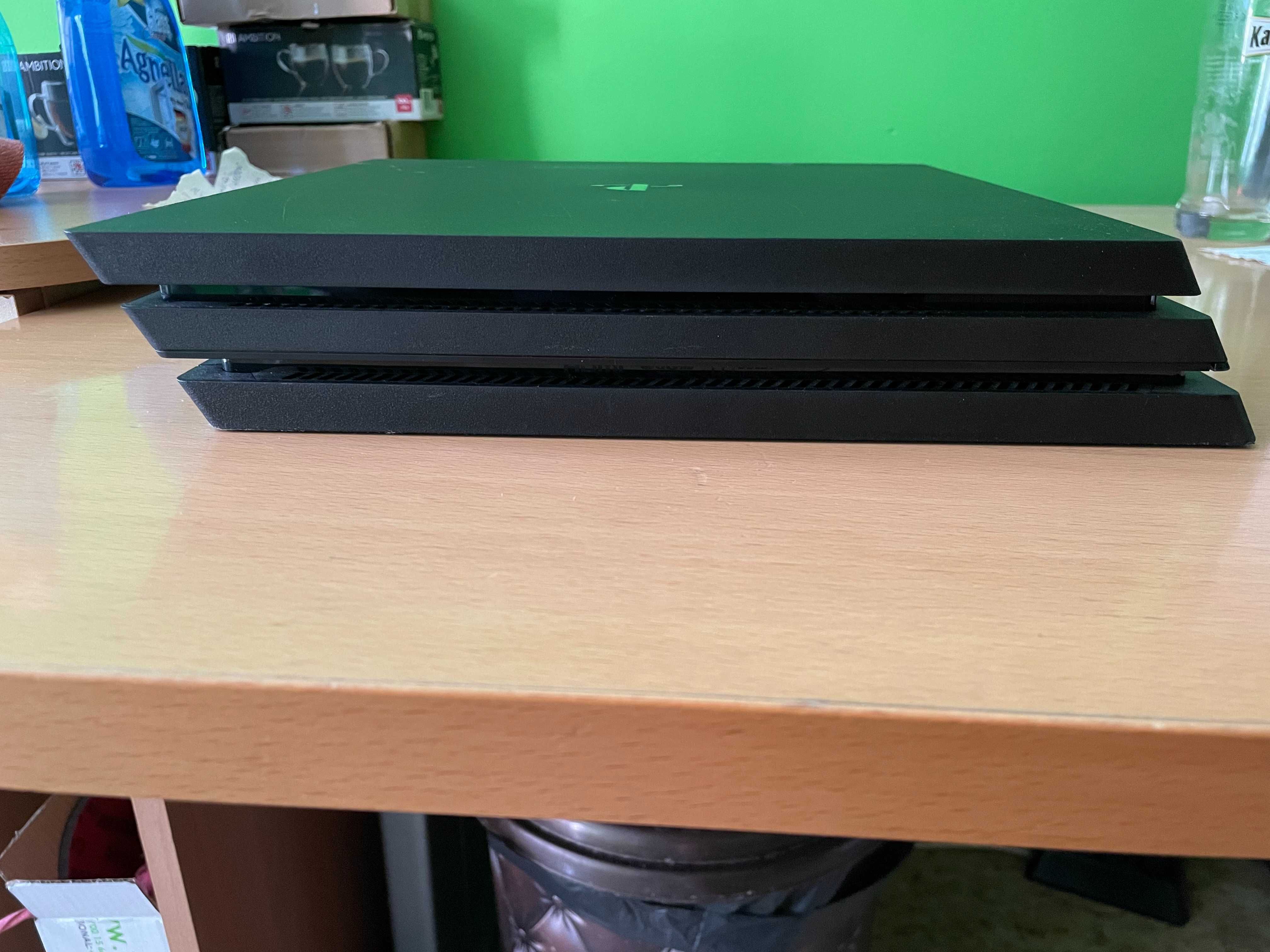 PlayStation 4 PRO - Версия 8.03 подходящи за специални проекти