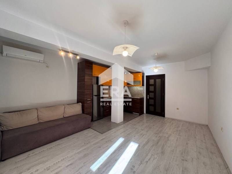 Продава се Тристаен апартамент в Варна, Аспарухово - 105 кв.м за 2000 €/кв.м - Снимка #1