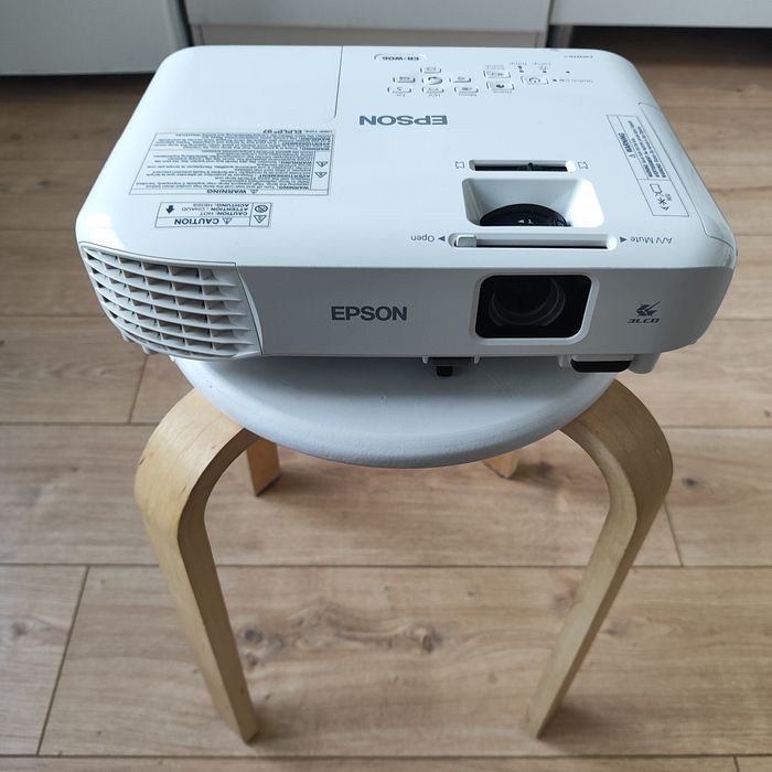 Продам проектор Epson w06