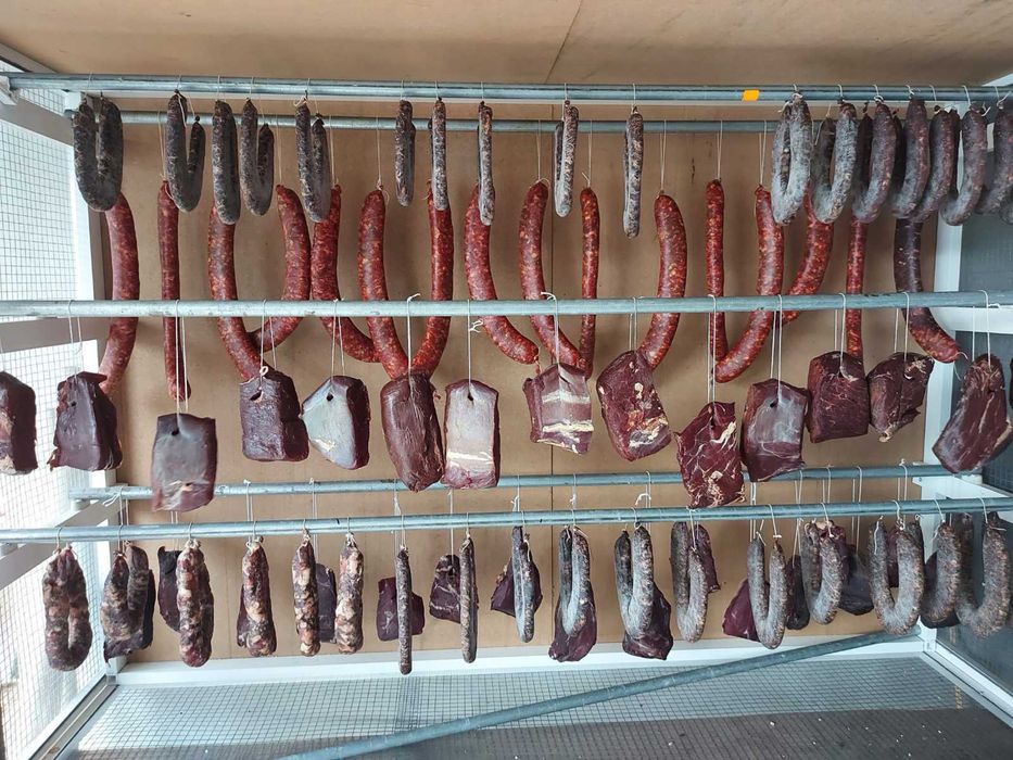 Сушилня за суджуци и колбаси