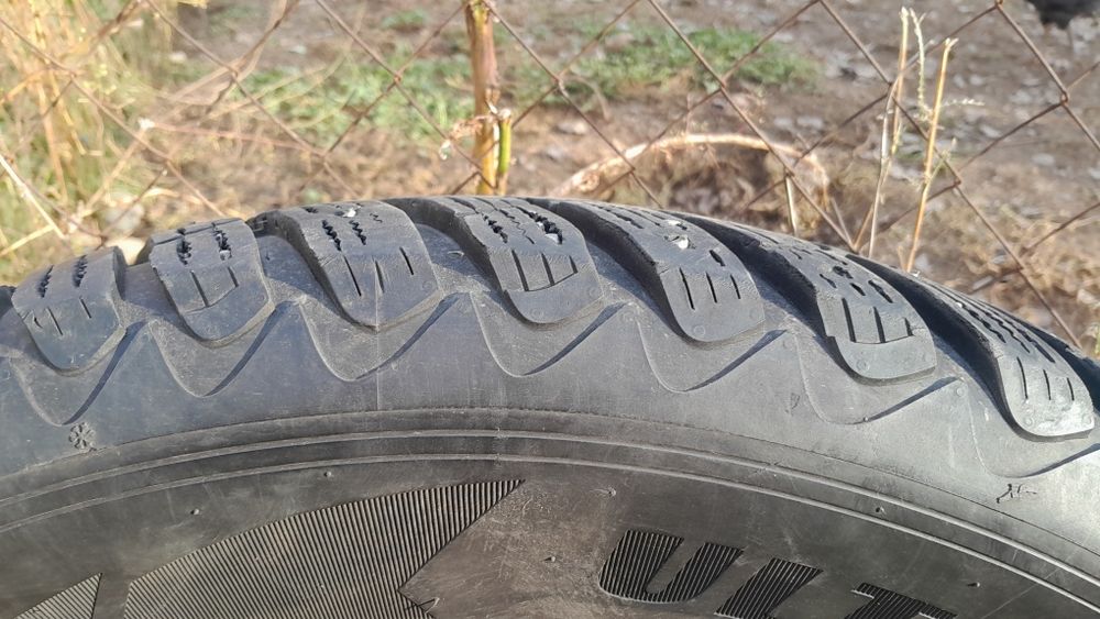 Продам зимние шины.