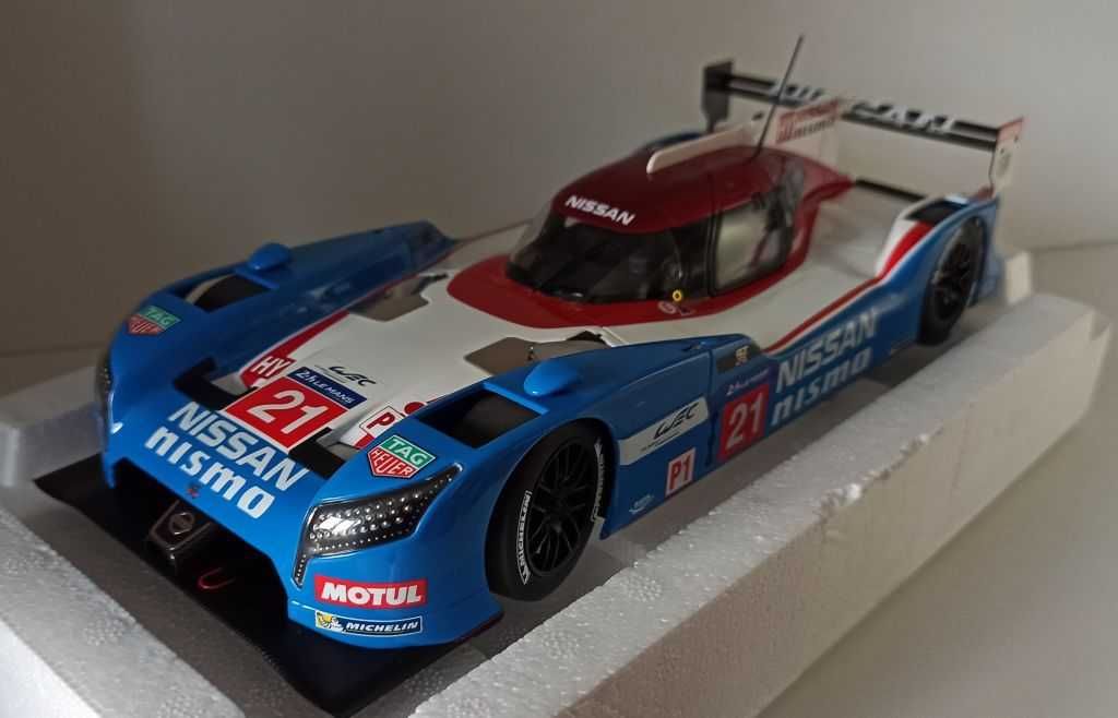 Macheta Nissan GT-R LM Nismo Le Mans 2015 - AutoArt 1/18