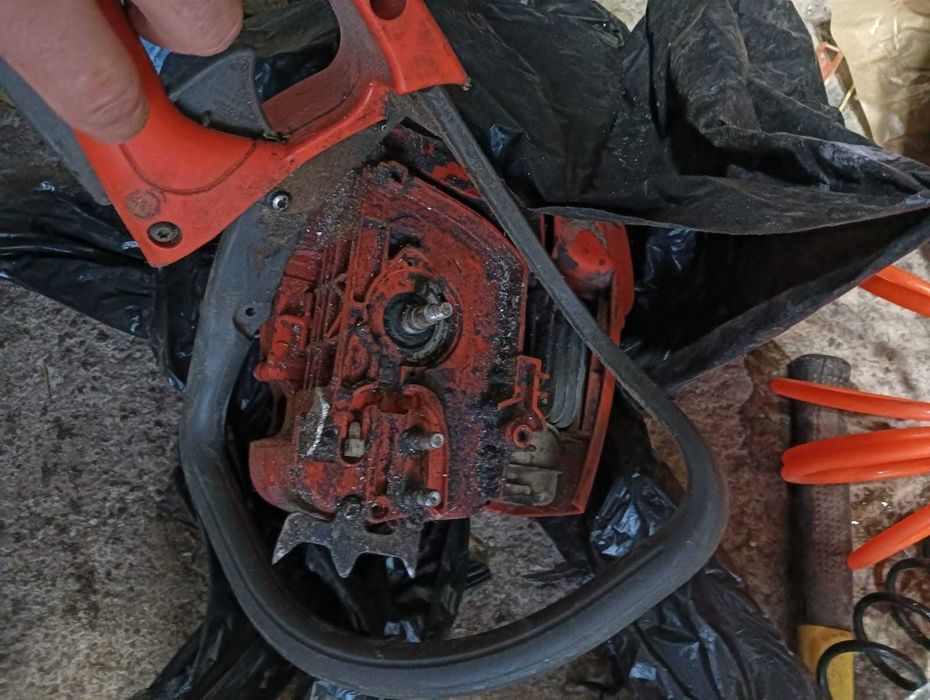 Vand 4 drujbe Husqvarna 236 + una 136