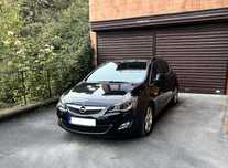 Продавам Opel Astra J Перфектен