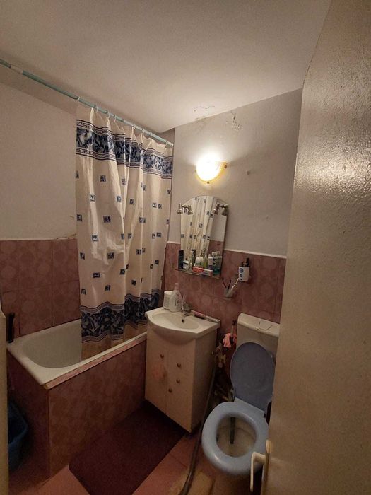 Inchiriez garsoniera