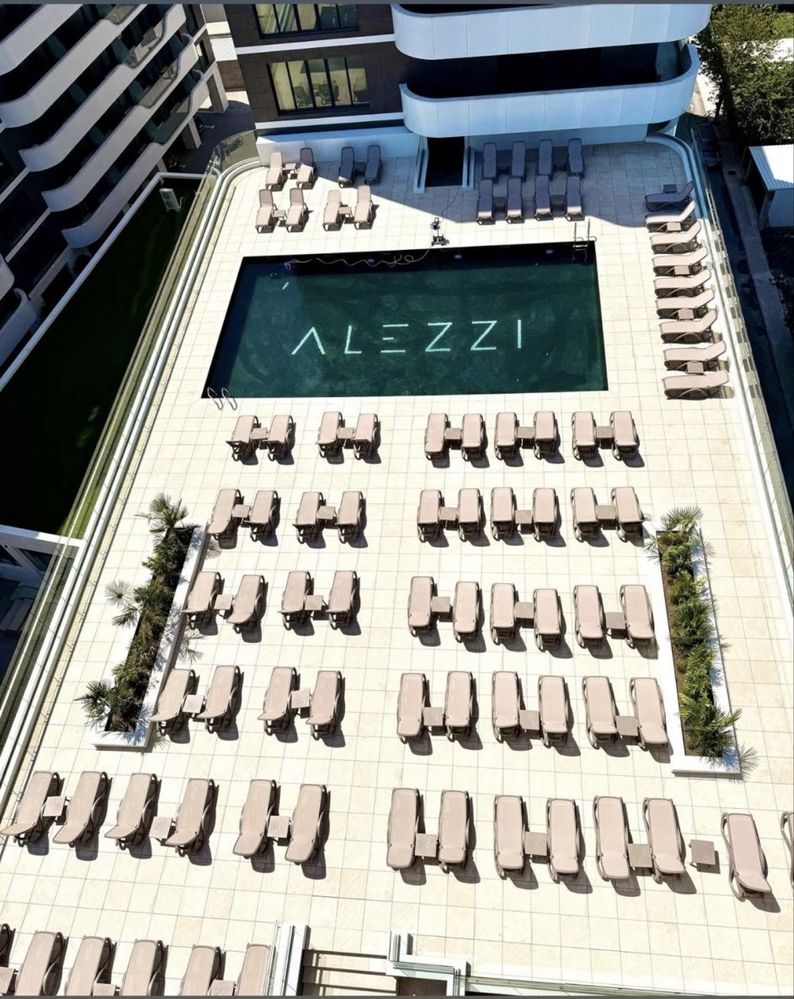 Inchiriez apartament doua camere , Mamaia nord , cu vedere la mare
