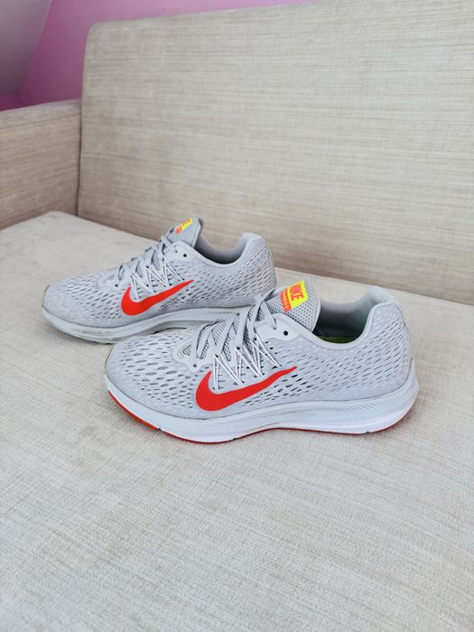 Дамски маратонки Nike WMNS Zoom WINFLO 5