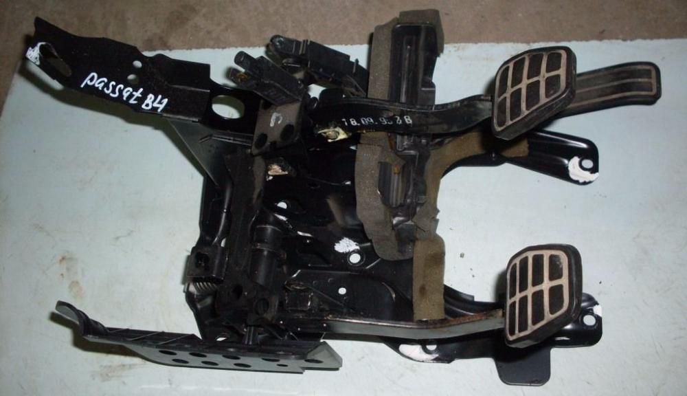 Педальный узел гольф, пассат, венто, ауди