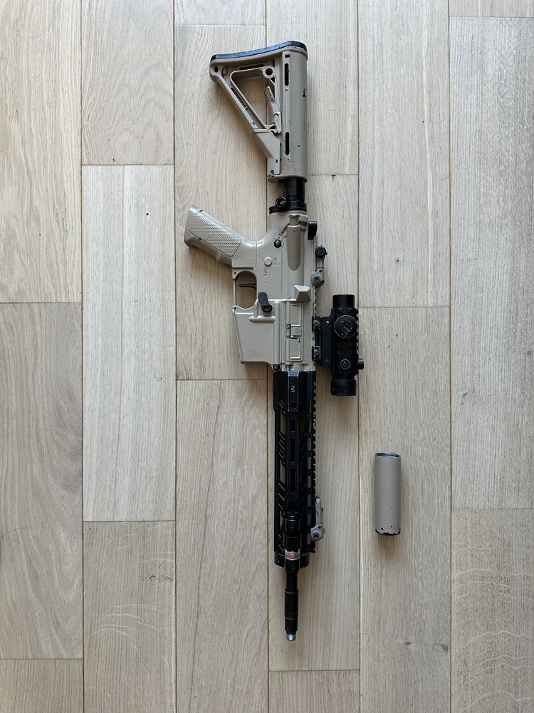 Pusca airsoft ICS M4 1,4J Mlock rail