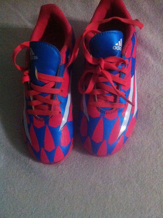 детски футболни стоножки Adidas