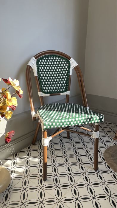 Стулья стильные уличные 2 шт