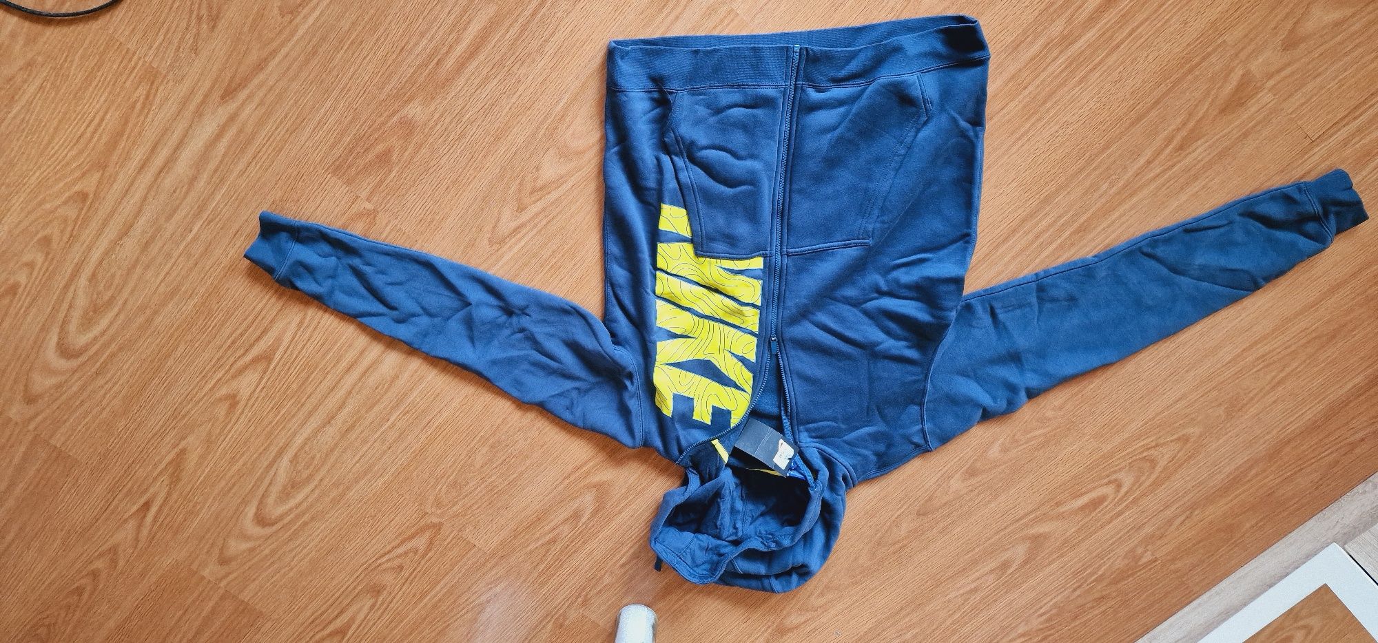 Нови горнища и Екипи Nike